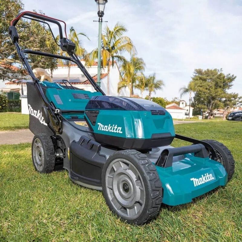 Cortacesped-Autopropulsada-21-18V-x2-BL1850B-x4-DC18RD-x1-deck-Acero-Makita